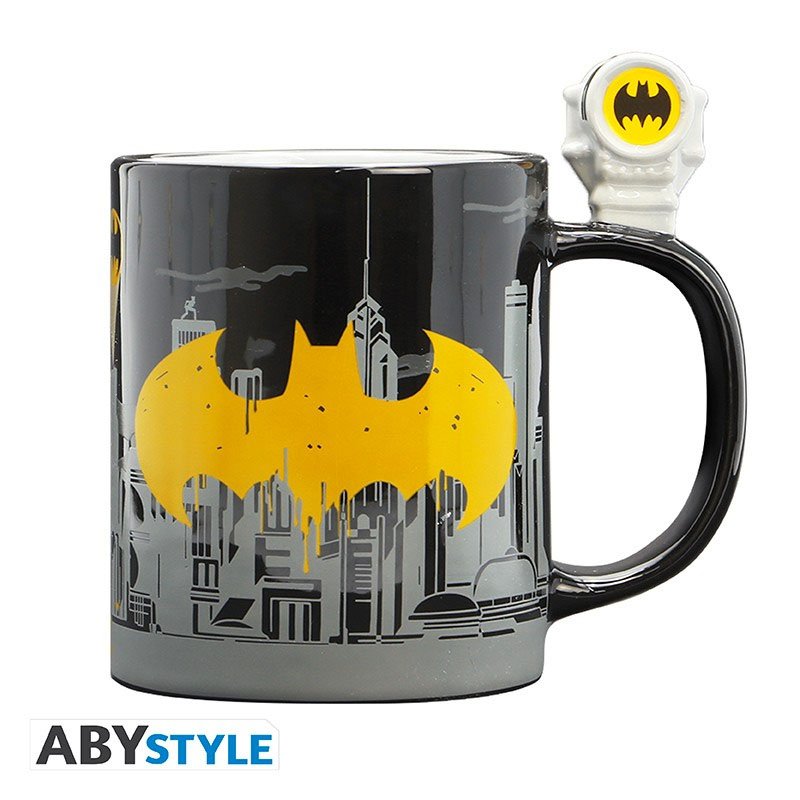 DC Comics Bat-Signal & Batman x2 3D Mug 460ml